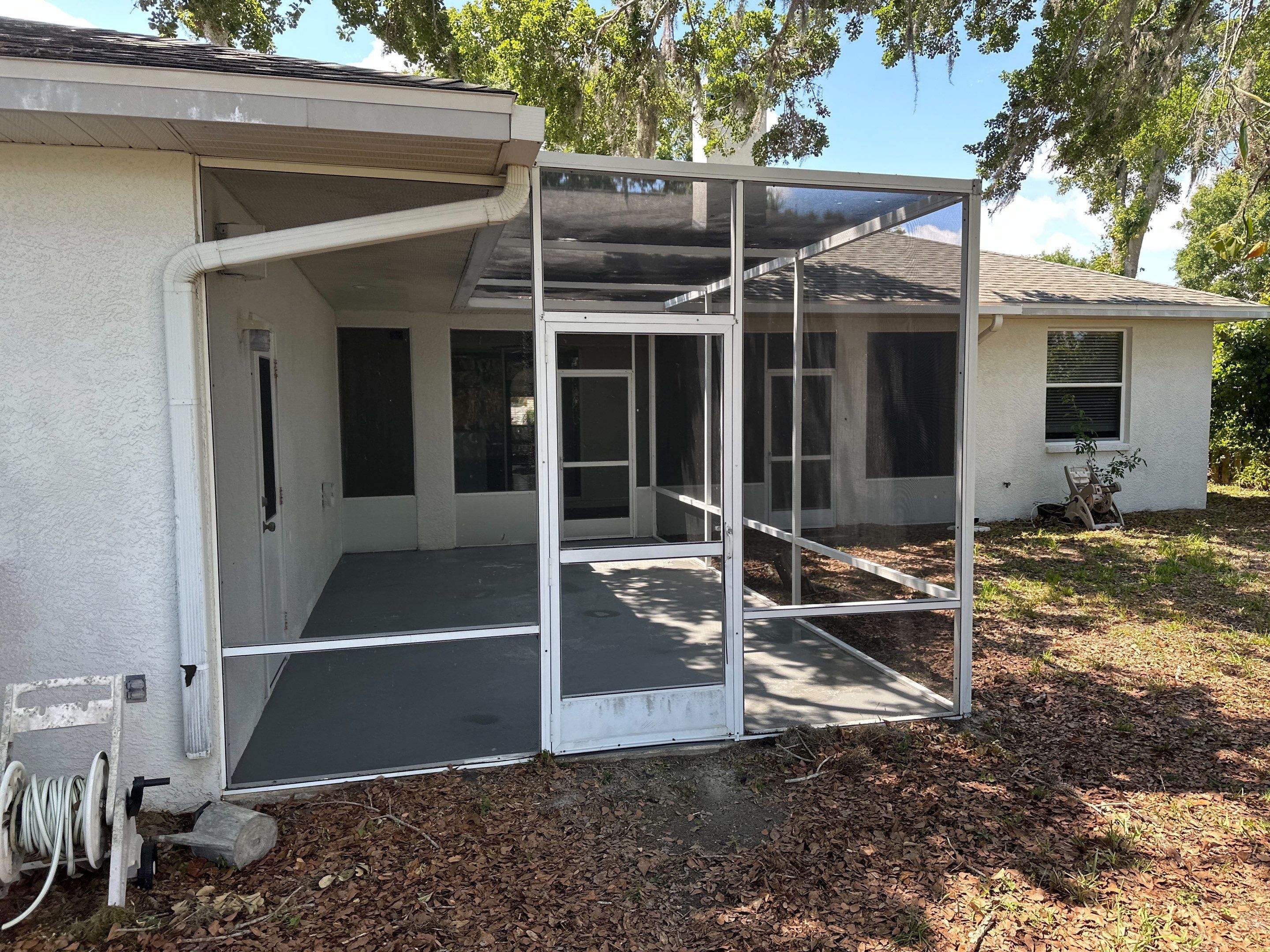1-Story House Wash, Driveway, Patio/Lanai & Screen Enclosure Cleaning in Oakley Community, Ellenton, FL | Sunshine AquaWash by Sunshine AquaWash