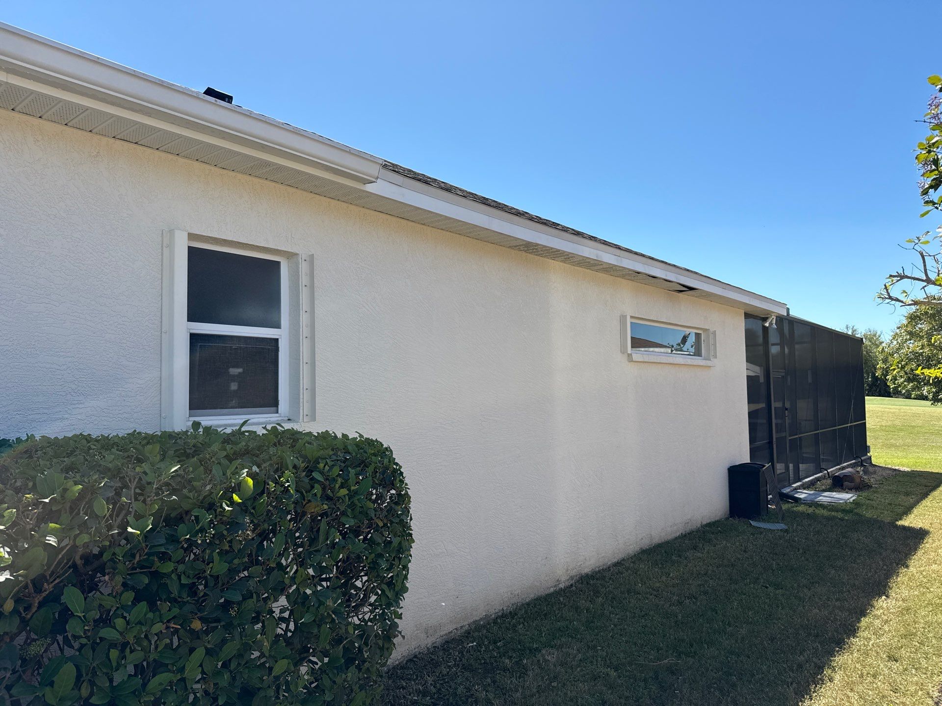 House Wash, Paver Pool Deck & Screen Enclosure Cleaning in Greenfield Plantation | Bradenton, FL by Sunshine AquaWash