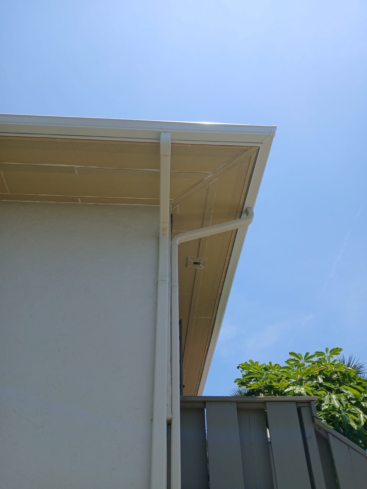 Commercial Gutter Systems for Businesses in Holmes Beach FL by Gutter Professors