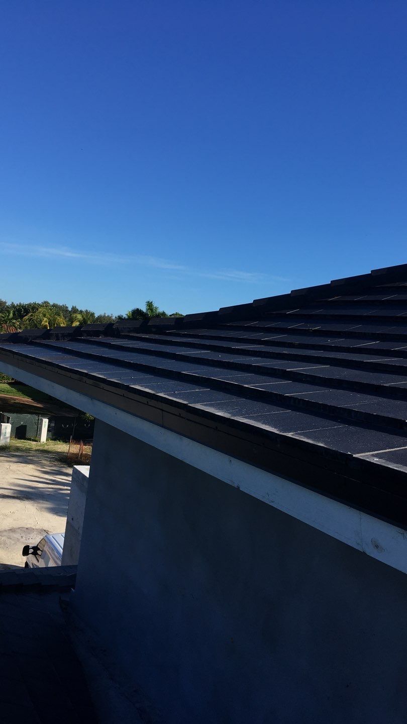 Crown Windsor Slate - Charcoal Black Color by Istueta Roofing