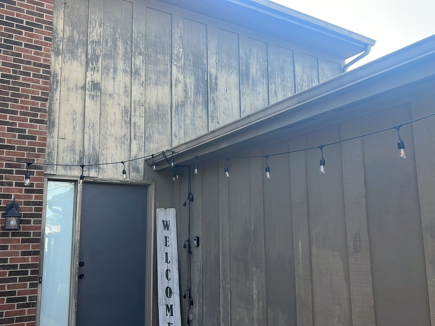 Siding Installation using Norandex Woodsmen Select vinyl sidning by WIW Enterprises Inc