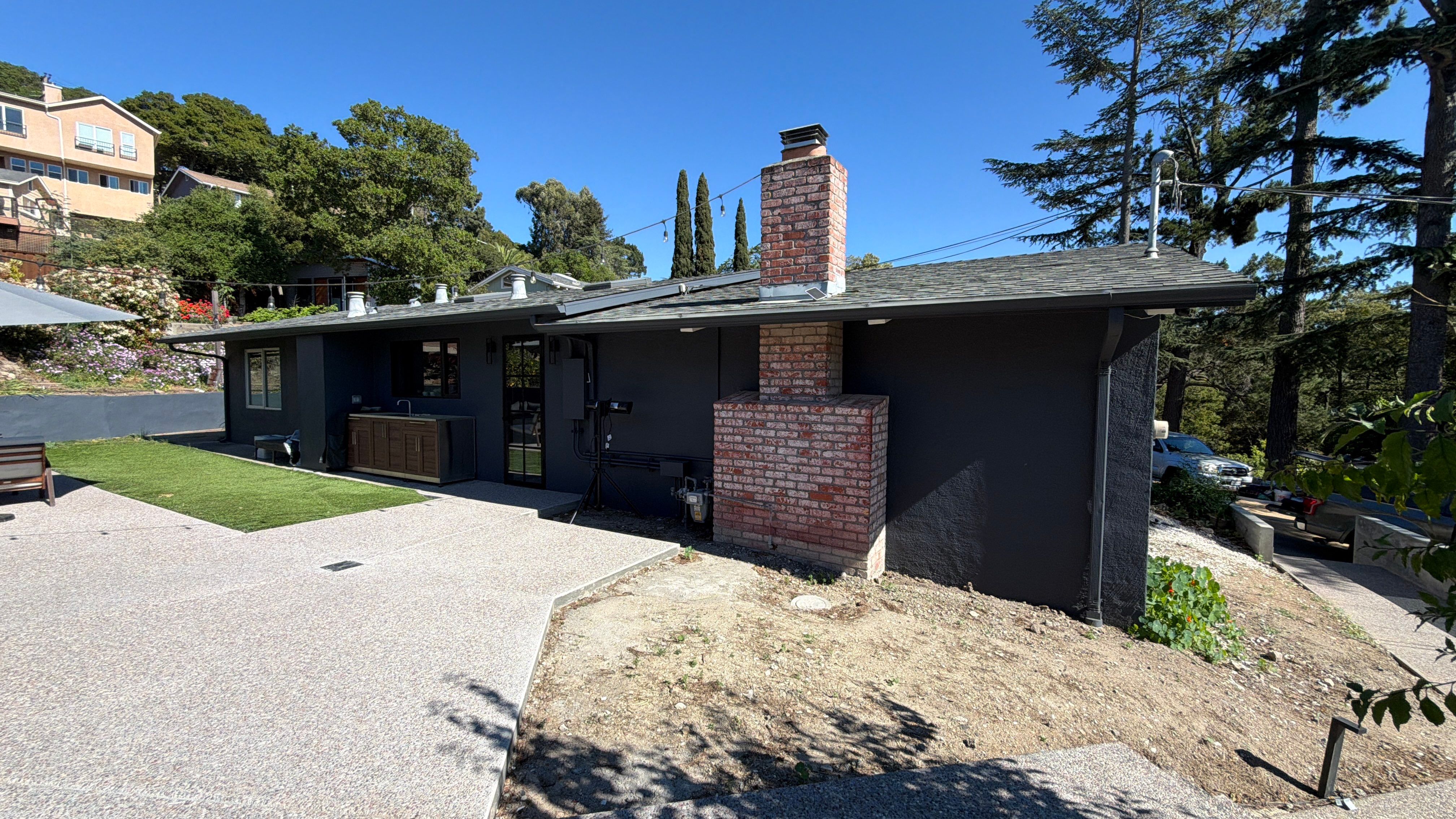 modern painting Exterior modern painting by Herrera’s Bay Area Painting inc.