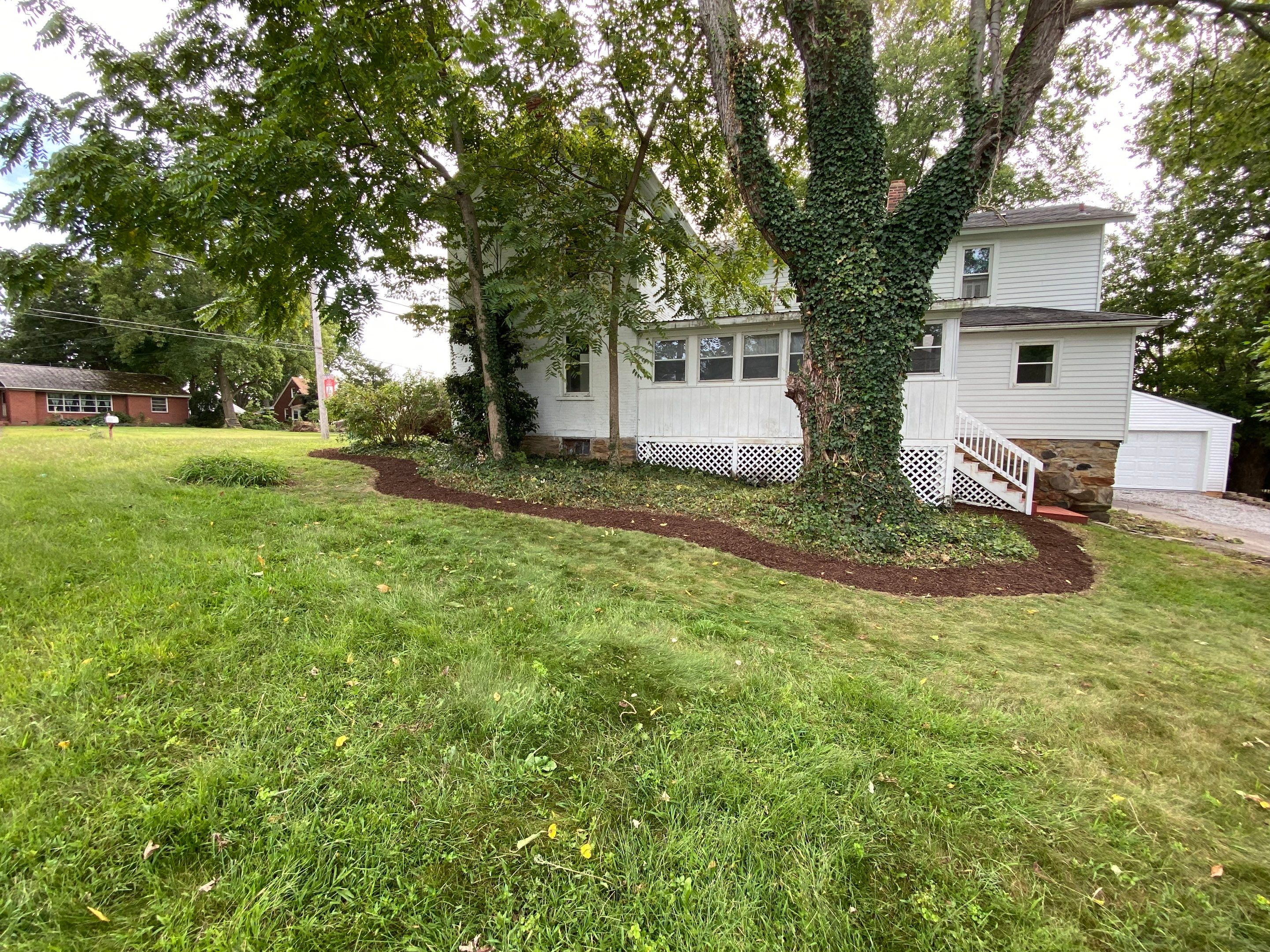 Grounds Maintenance by Elm Rose Gardens