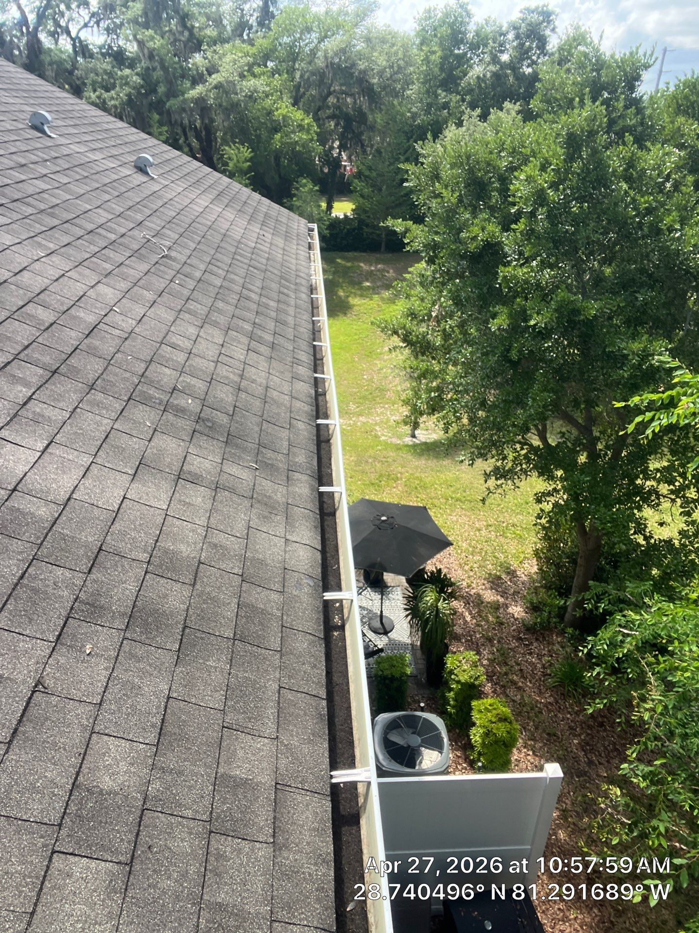 HOA gutter cleaning after photos.