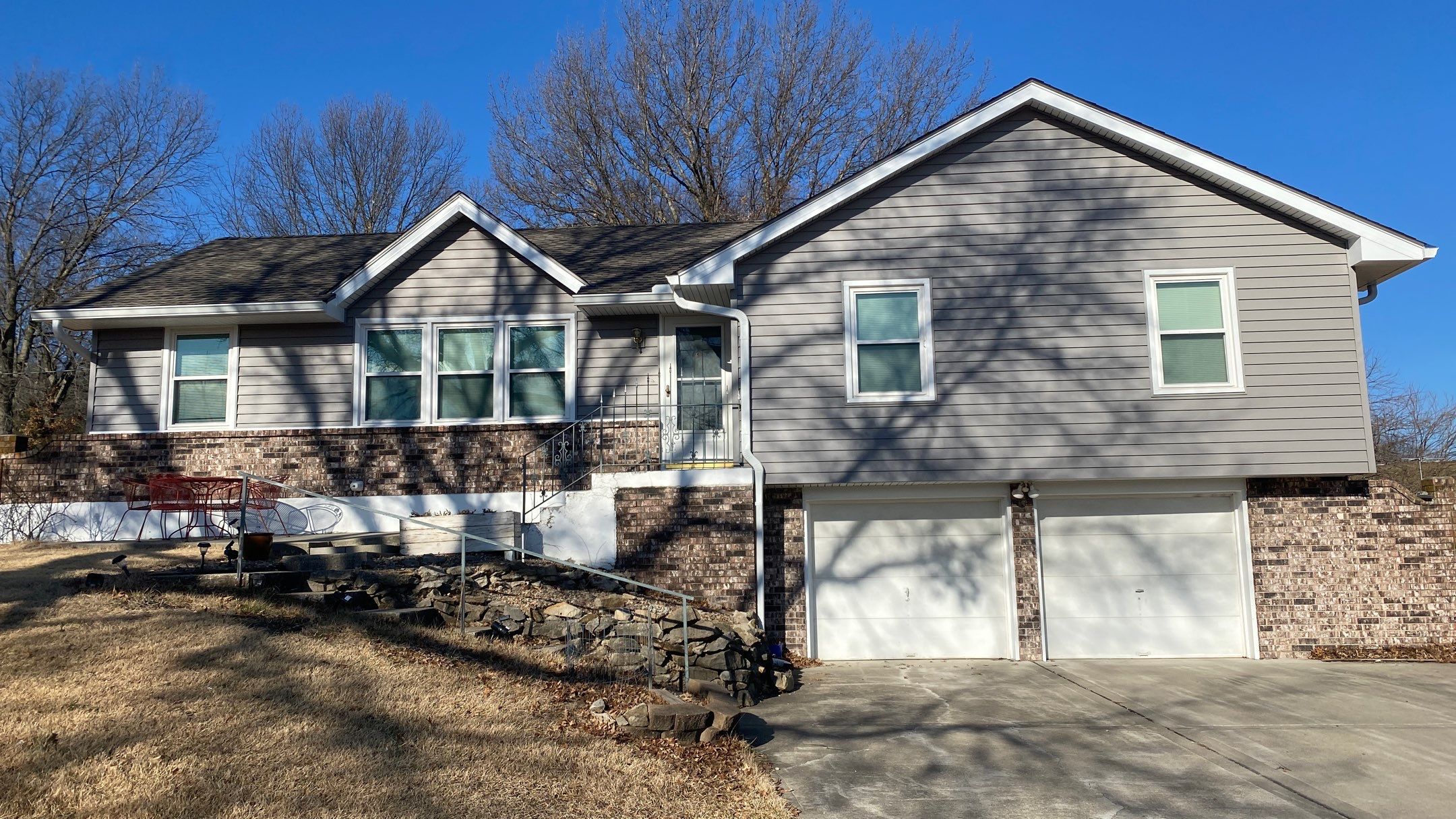 Siding Installation using Exterior Portfolio Vinyl Siding by EEC Windows, Siding & Roofing
