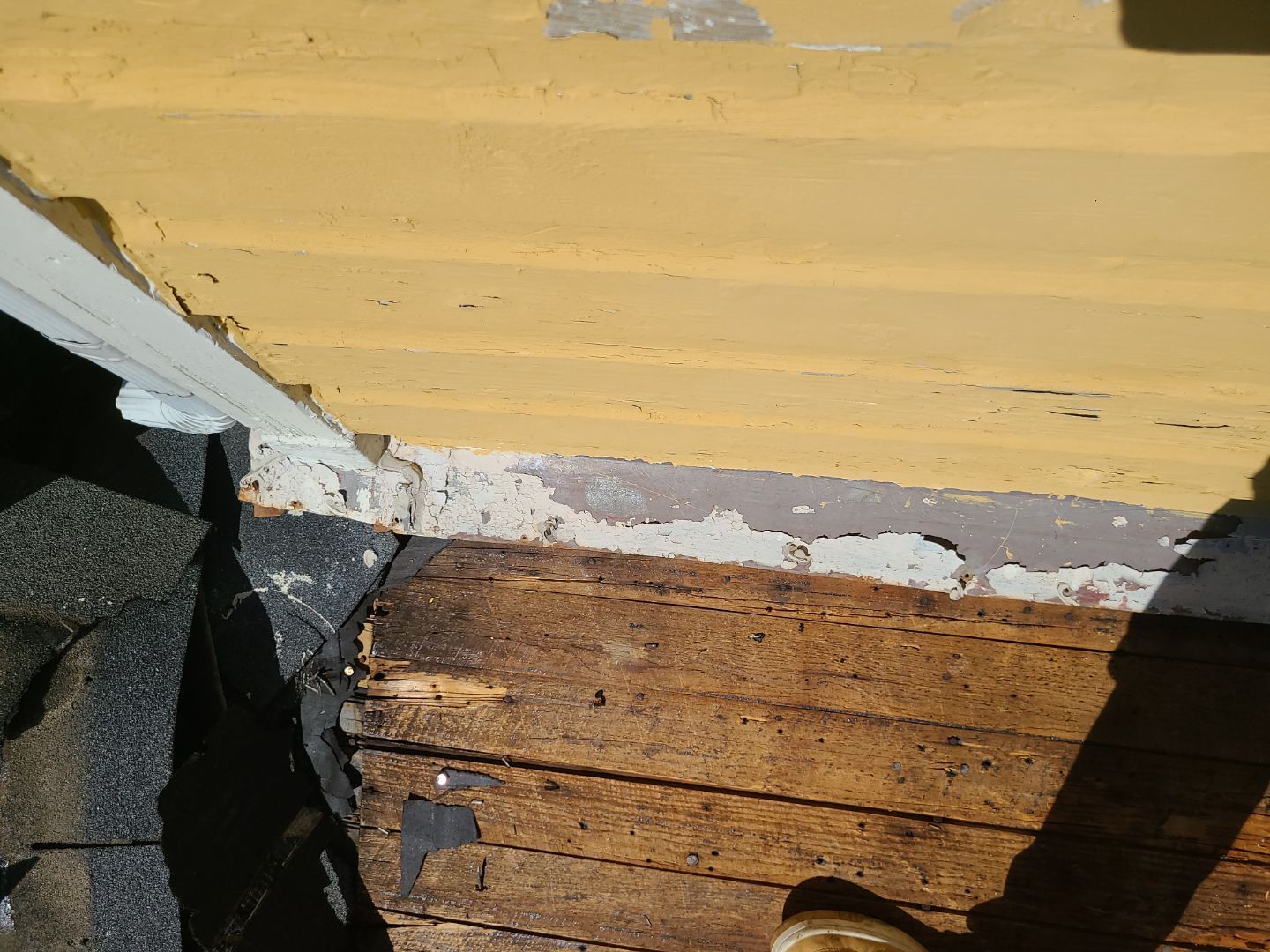 Arlington: CertainTeed Landmark Designer Shingles in Moire Black by RM Banning, Inc.