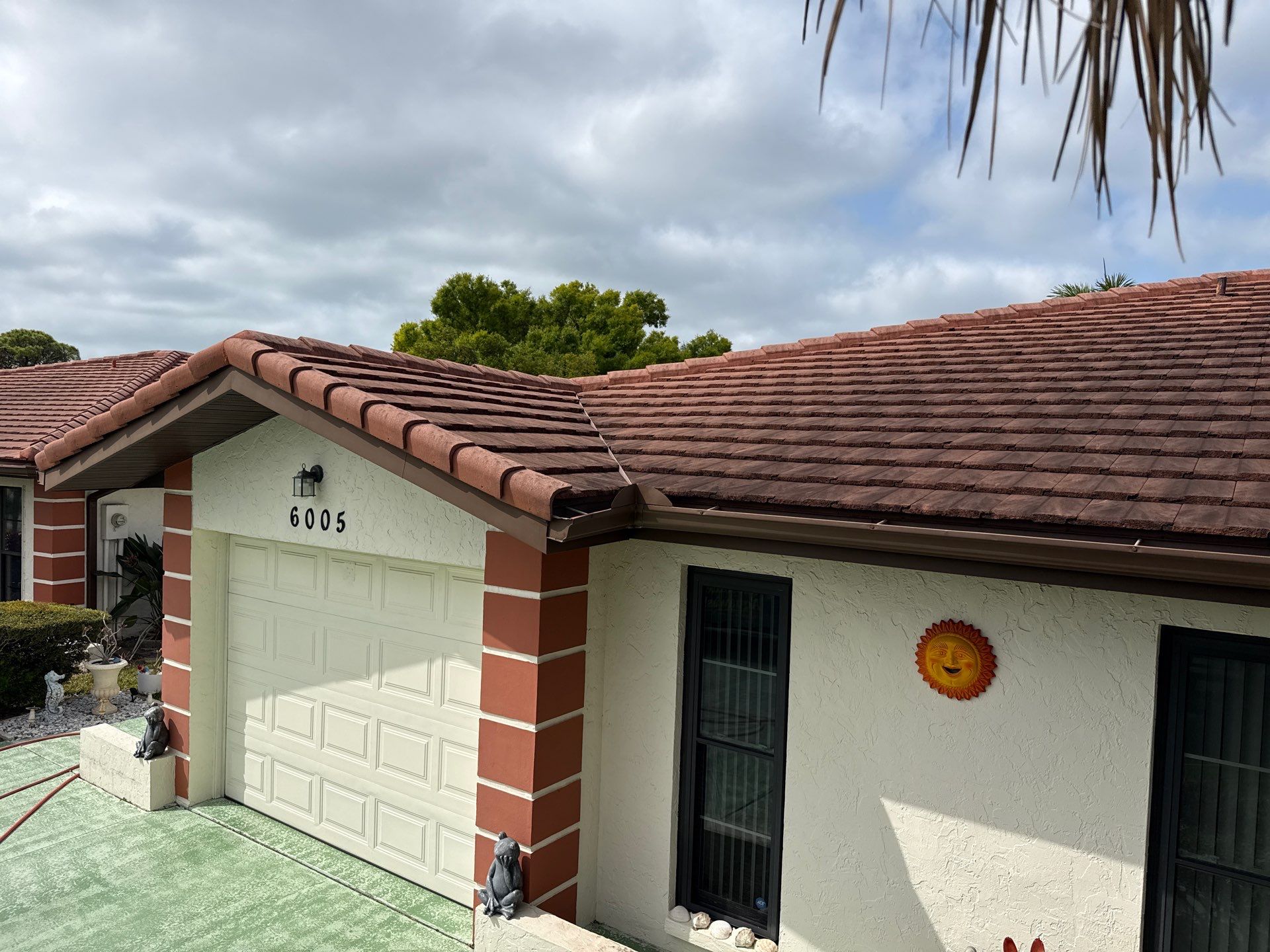 Tile Roof Cleaning – Vivenda at Bradenton I (Same-Day Service & Facebook Review) by Sunshine AquaWash