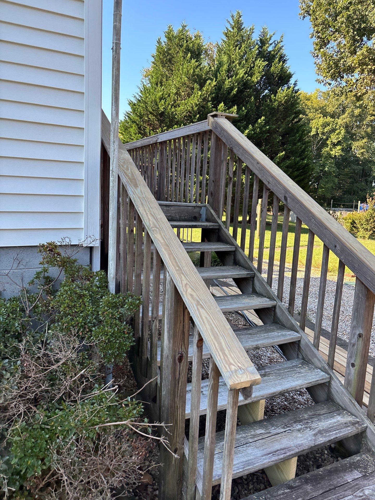 Wood Deck using Wood Sealant by DuraSeal