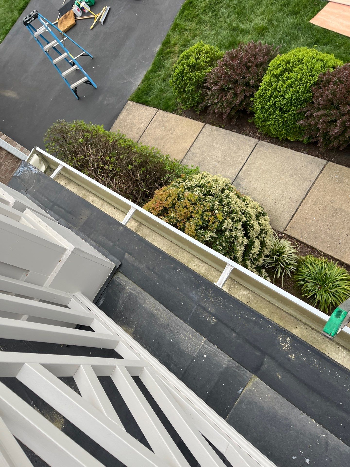 Springfield: CertainTeed Landmark Pro Designer Shingles in Max Def Moire Black by RM Banning, Inc.