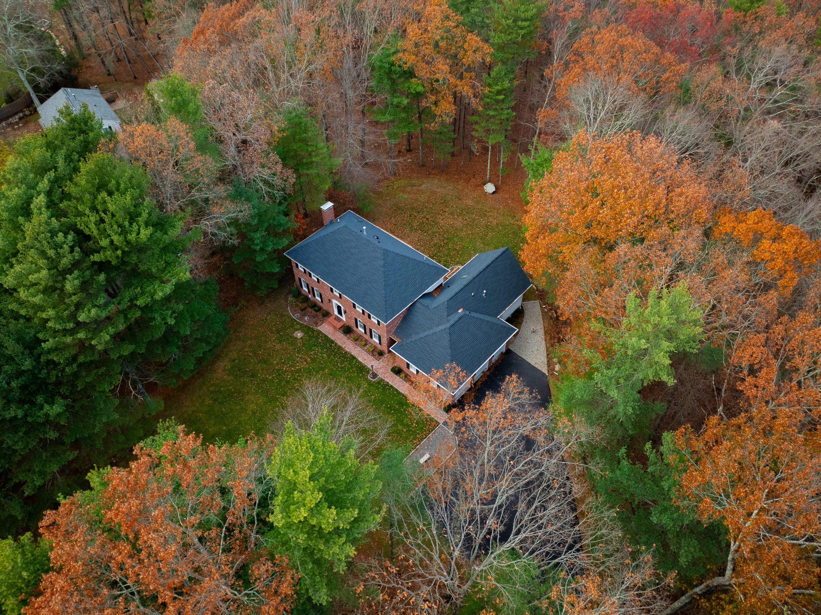 High Hawk - Architectural Shingles, Copper Brick Flashing, Skylights by Rinaldi Brothers