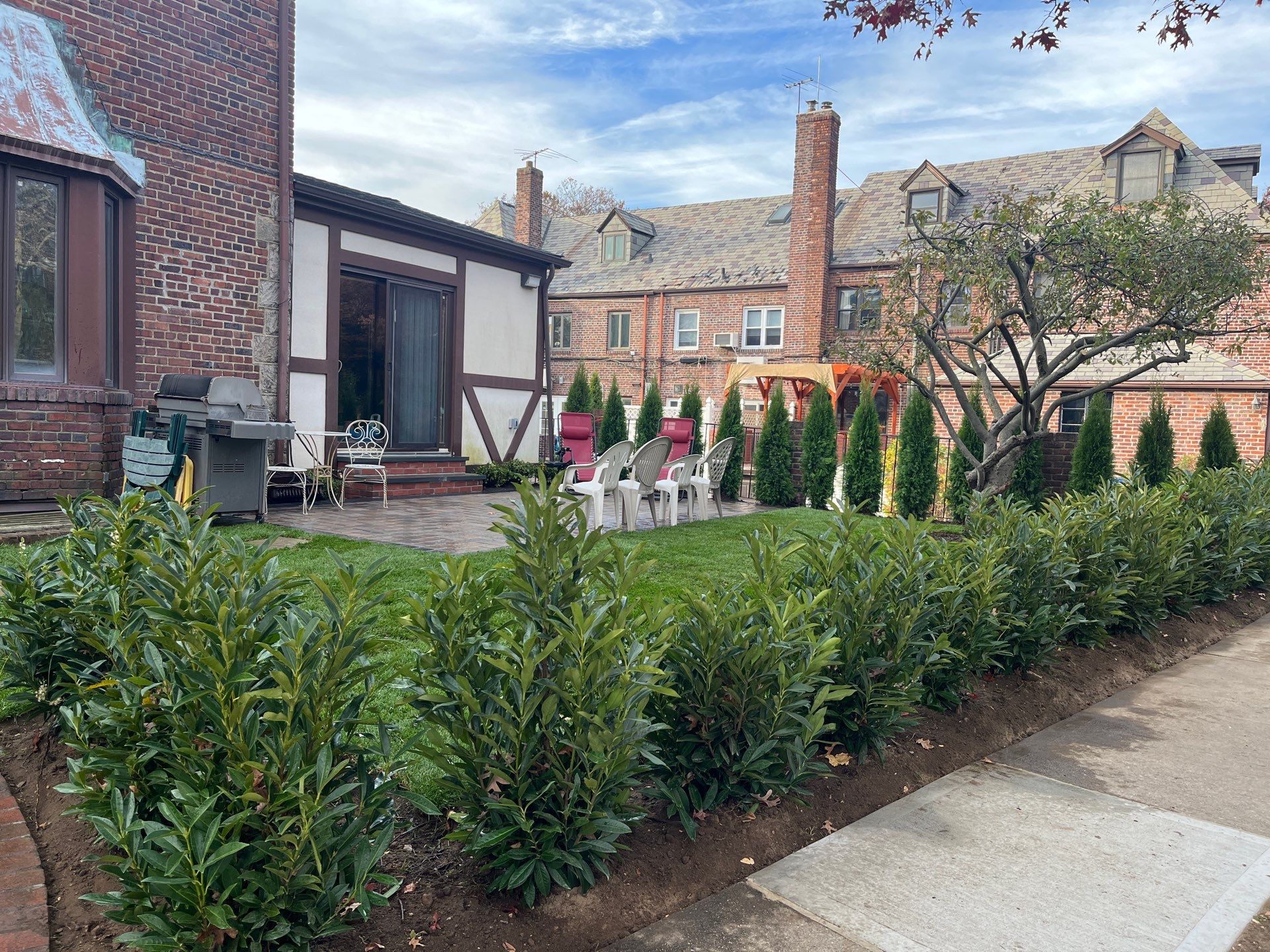 Landscape Design by elegant Lawns