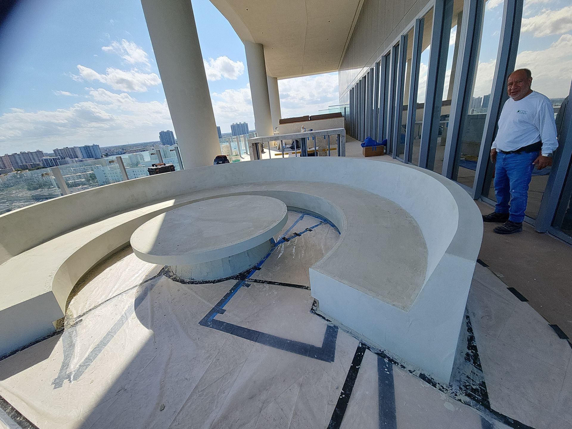 Microtopping over Furniture by Seamless Surfaces