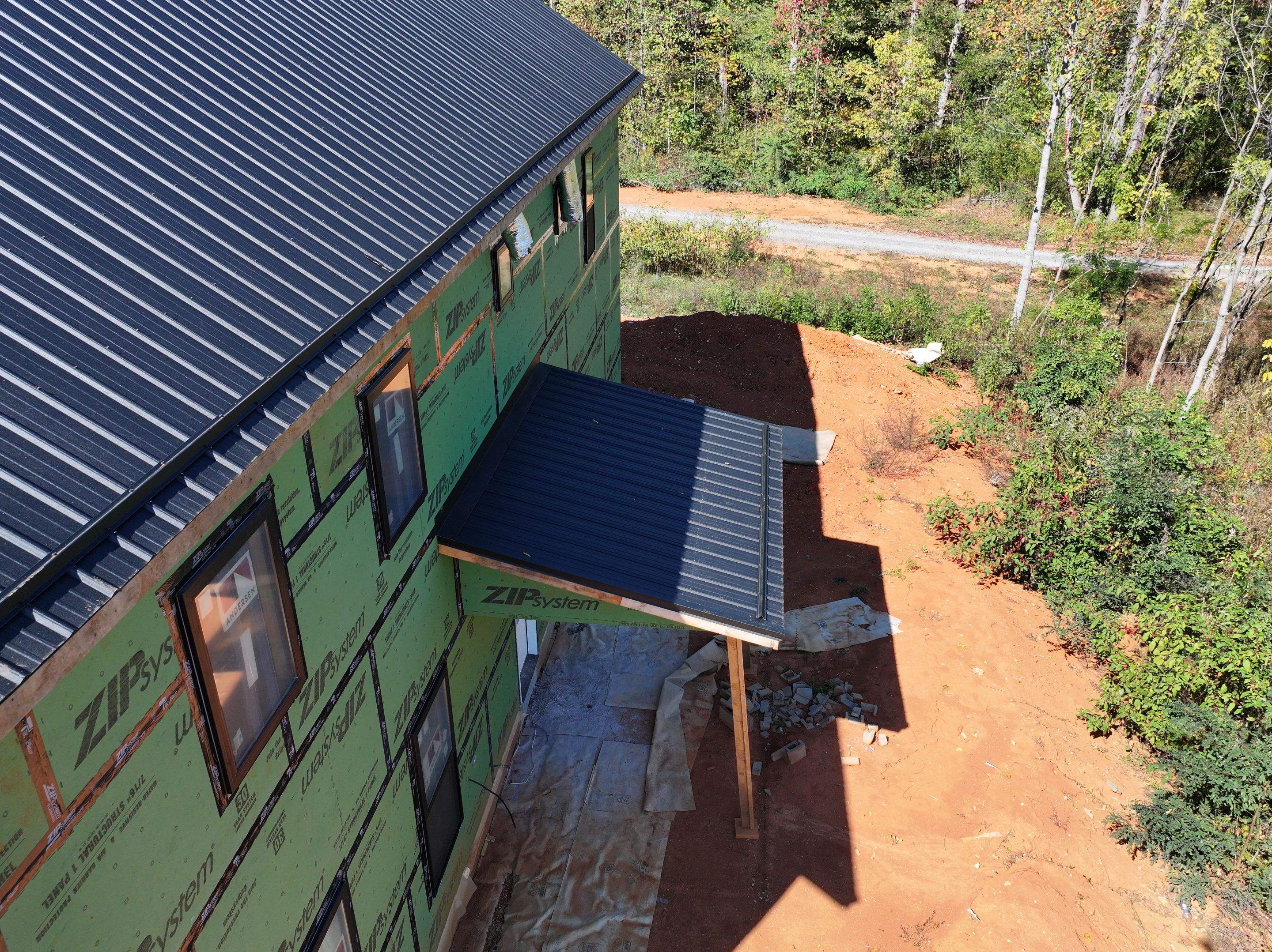 Titus Jr Residence by Omnia Roofing