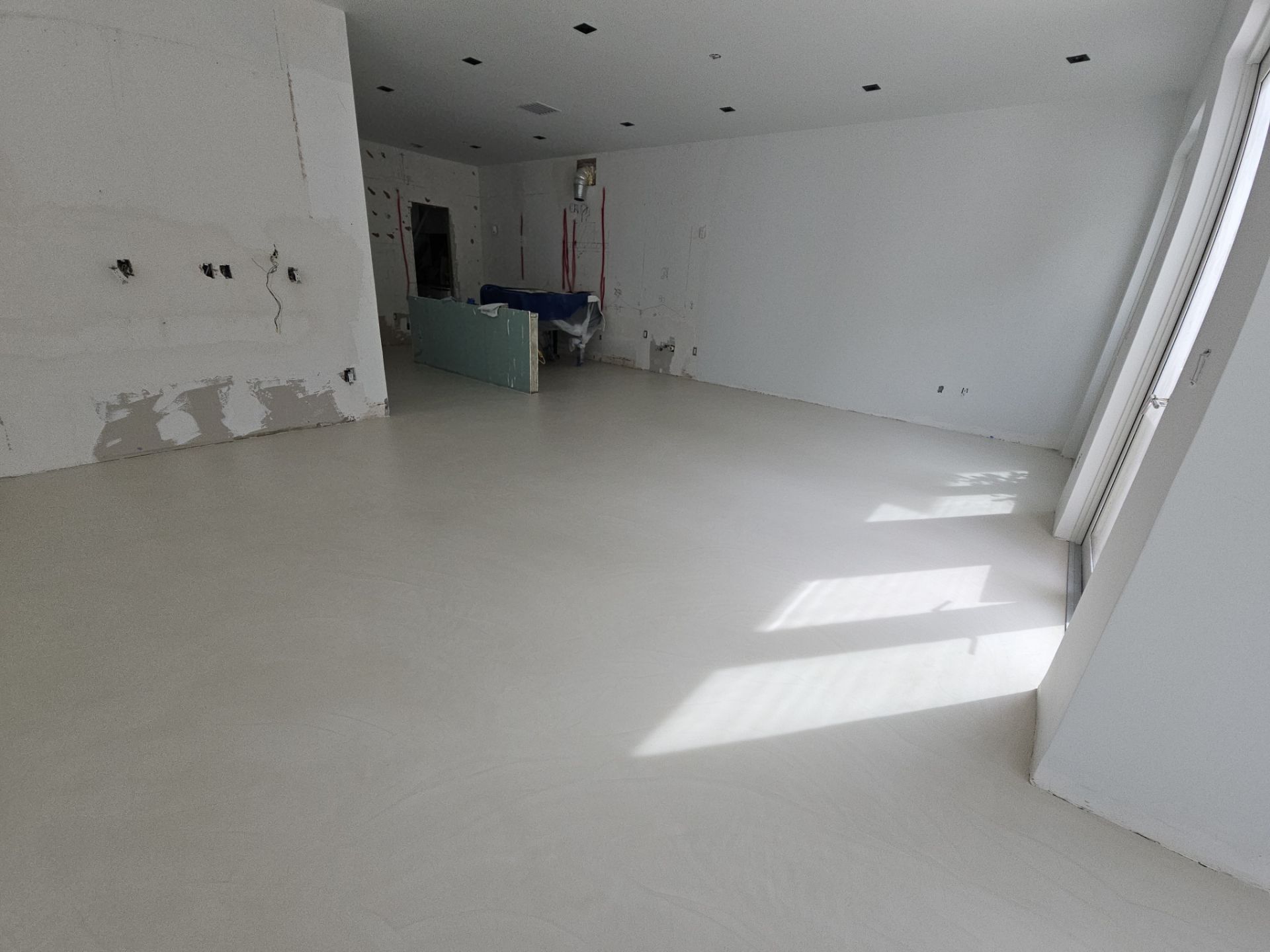 Aventura Private Home by Seamless Surfaces