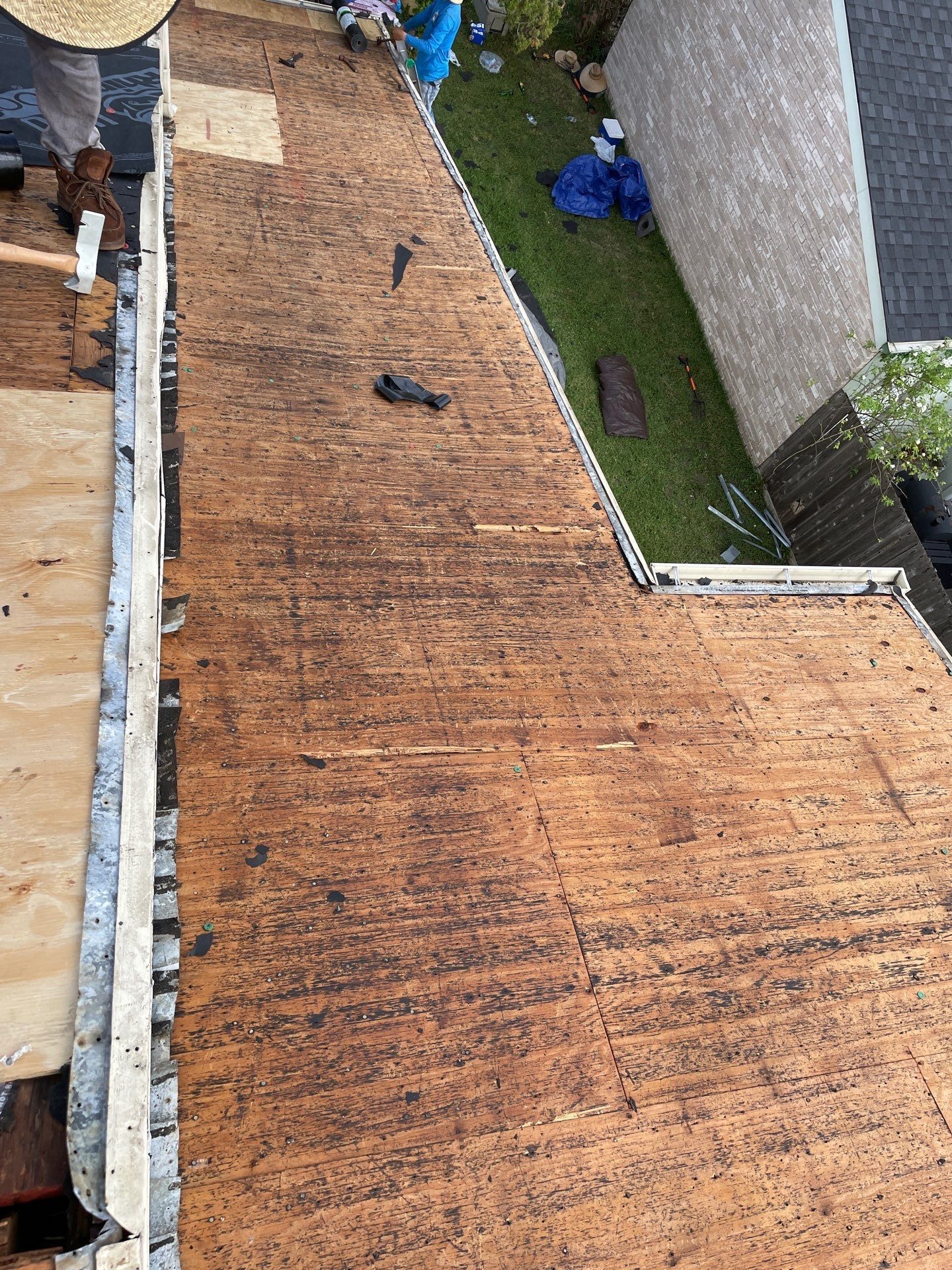 Residential Roofing Installation using Owen's Corning Duration (Lifetime) Shingles by Roof Repair Company