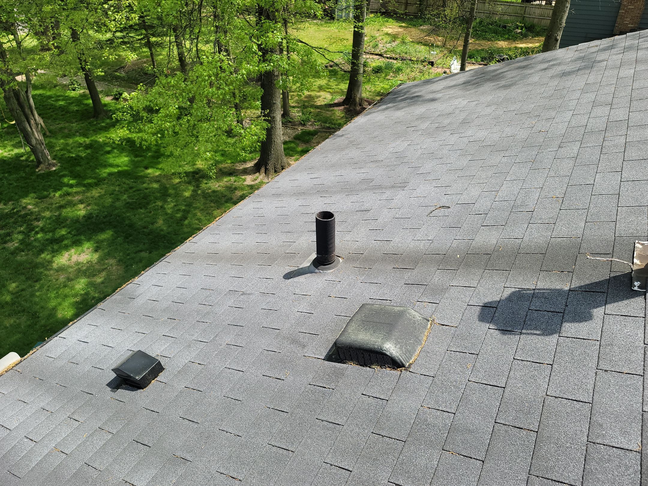 ATLAS PINNACLE COLOR: COASTAL GRANITE by Eagle Eye Roofing