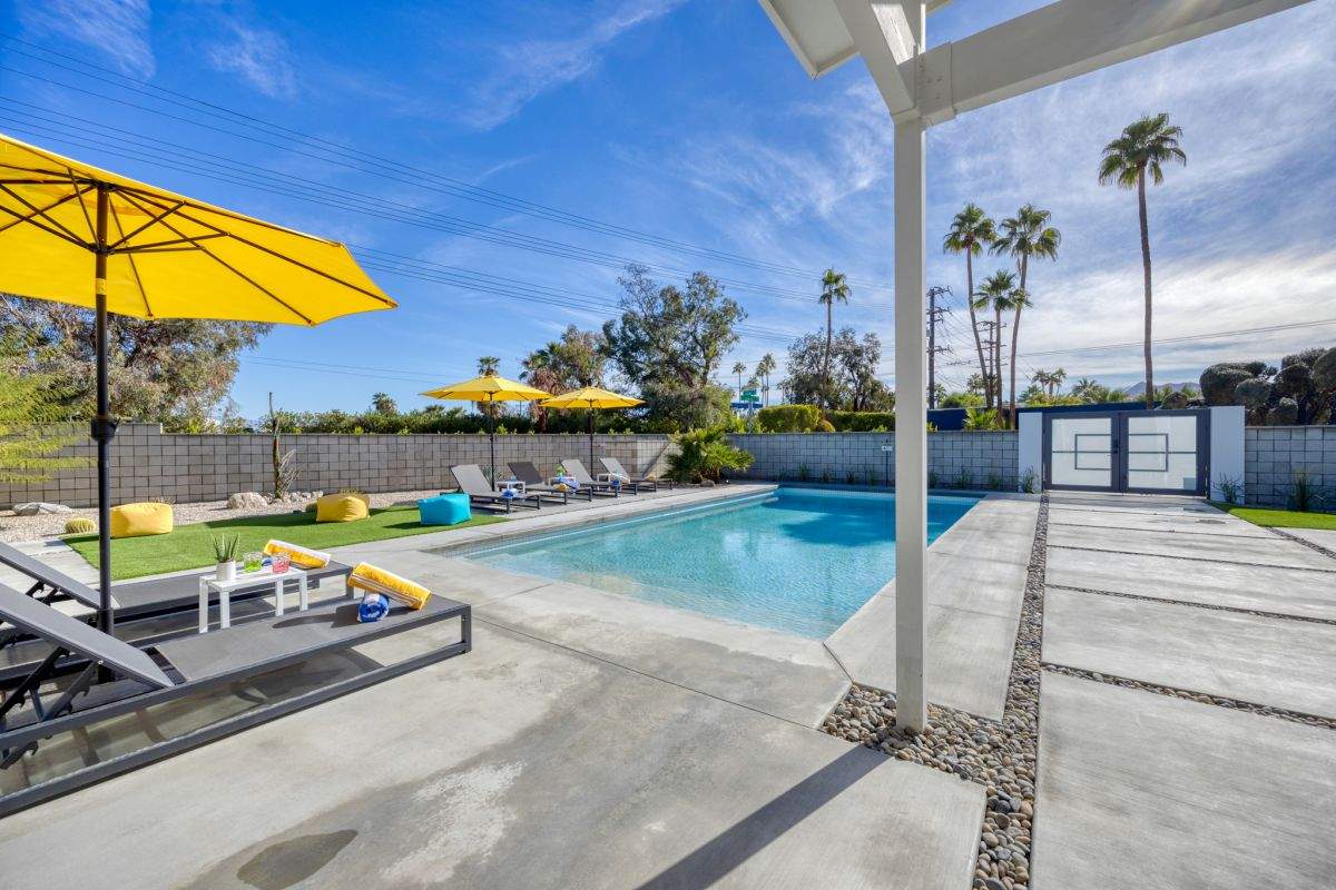 Palm Springs Midcentury Modern Home by One Stop Source