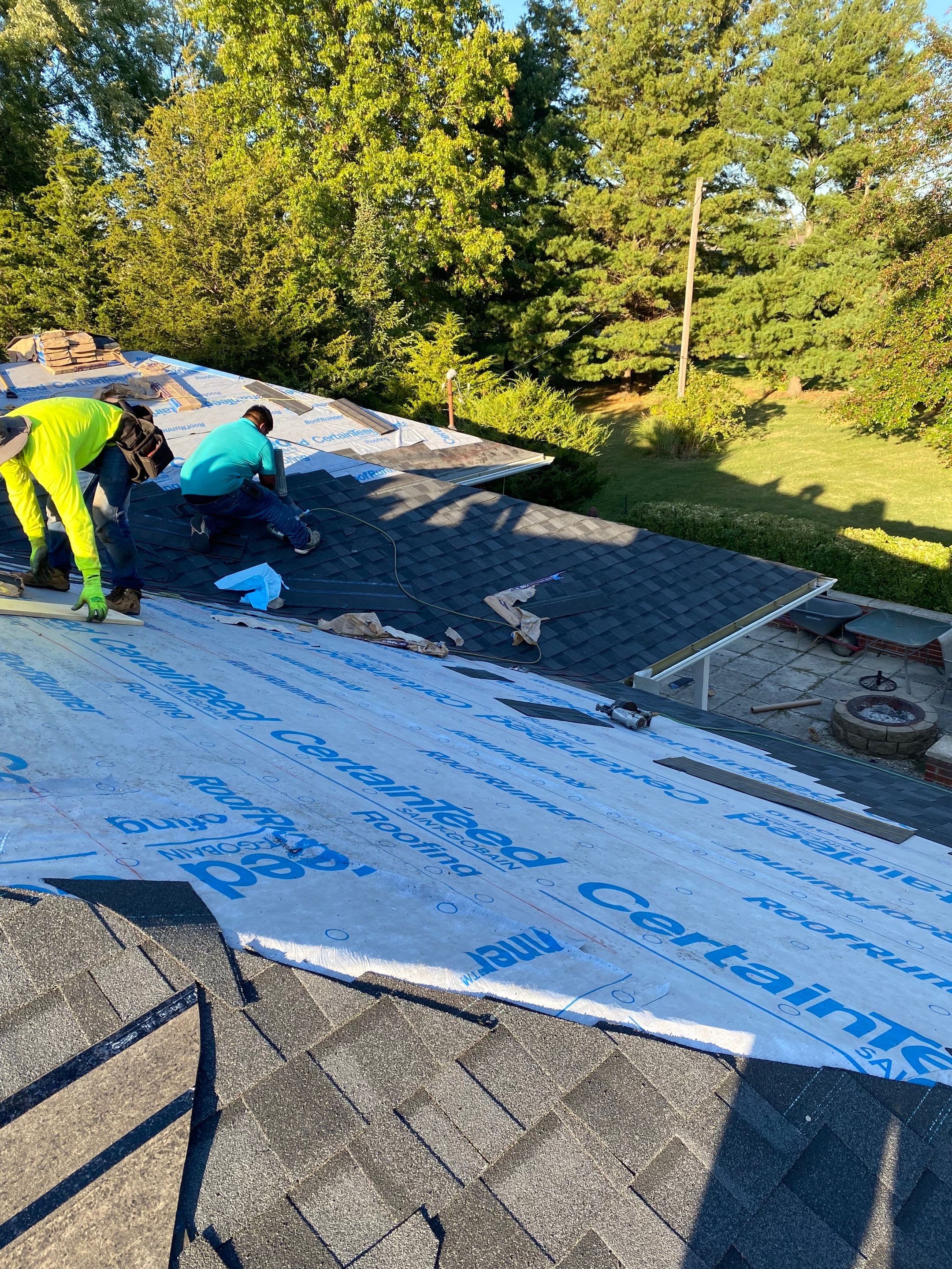 Landmark Pro Installation in Lewis Center by Best Roofing & Siding Company