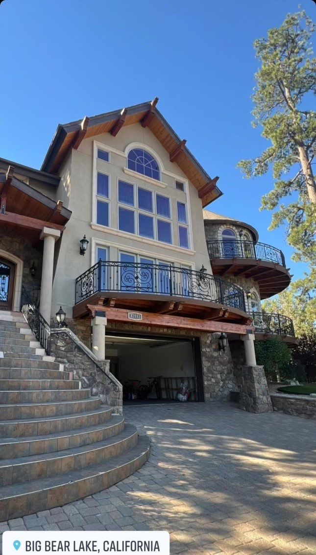 Window Cleaning by Pirate Pete’s Power Washing