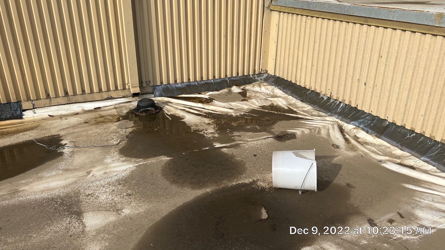 TPO single-ply roofing system using GAF by Straight Edge Roofing Inc