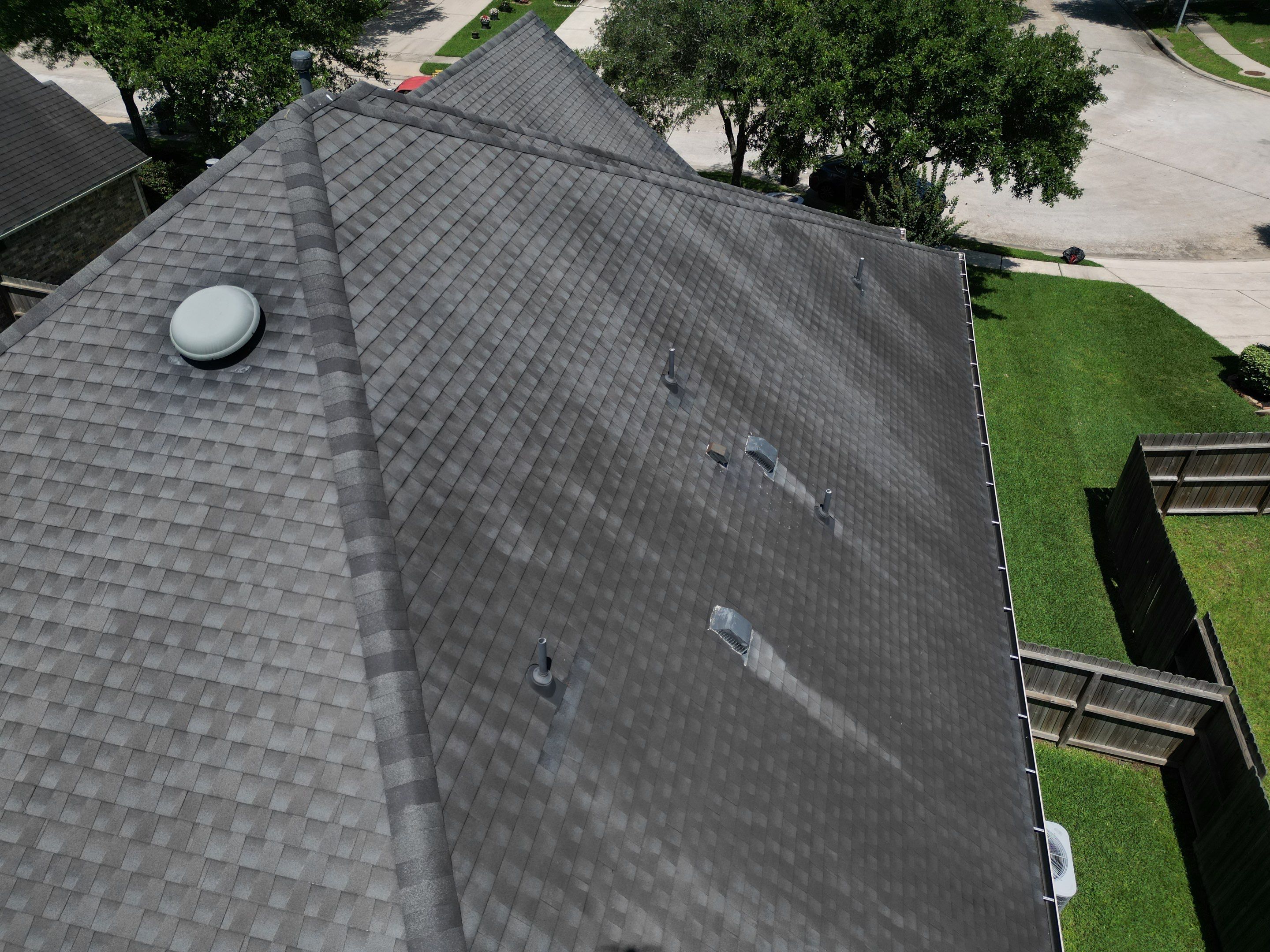 OC Duration Onyx Black by HHH Roofing & Construction