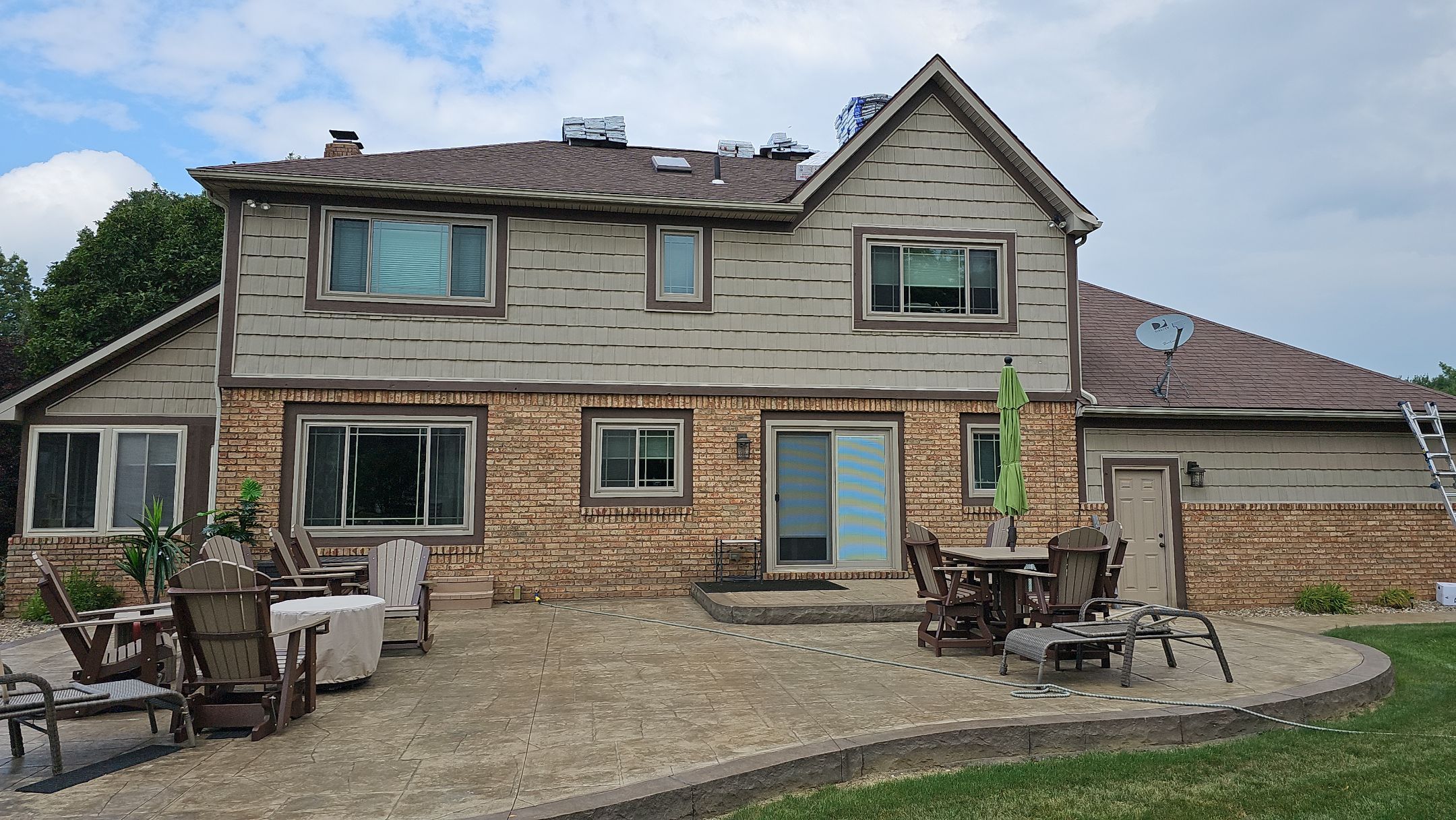 ATLAS PINNACLE COLOR: MAJESTIC SHAKE by Eagle Eye Roofing