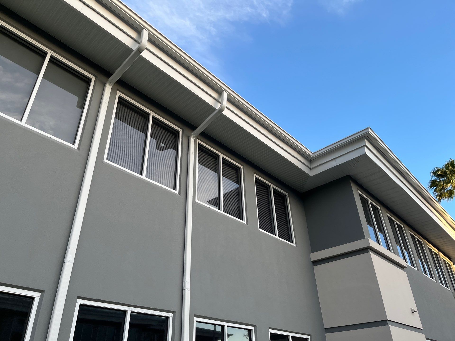 White Soffit and Fascia Replacement in Sarasota FL by Gutter Professors