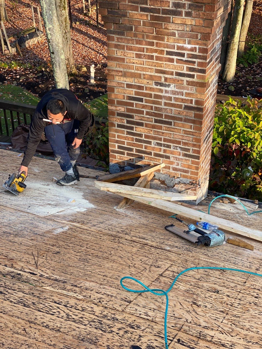 Residential Roofing Installation using Owens Corning Duration, Driftwood by Absolute Roofing and Construction