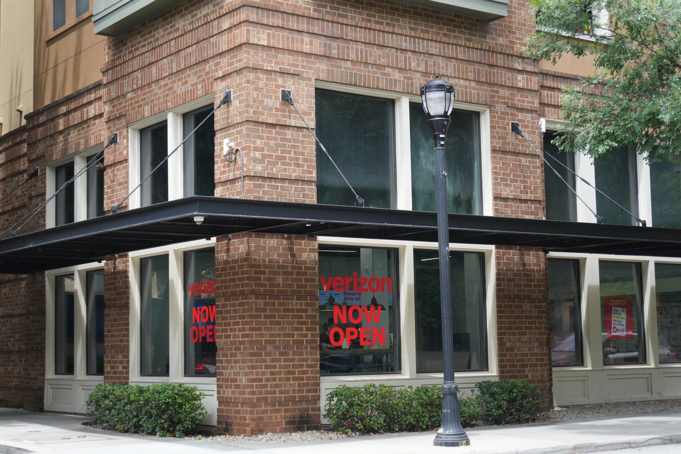 Commercial Retail Build Out for Verizon Mobile in Atlanta by Mark Allan Contracting