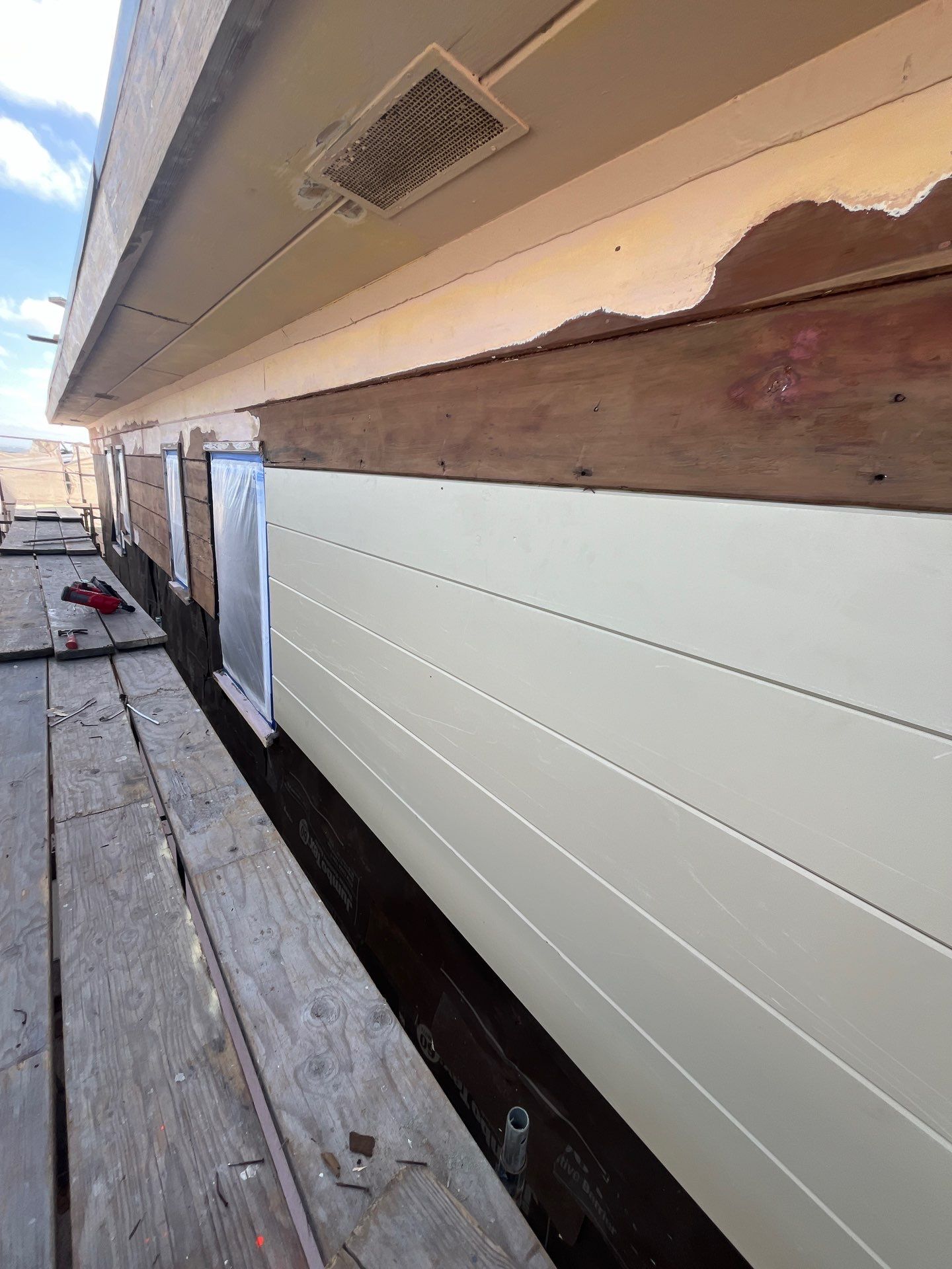 Exterior Painting using Sherwin-Williams  by Herrera’s Bay Area Painting inc.