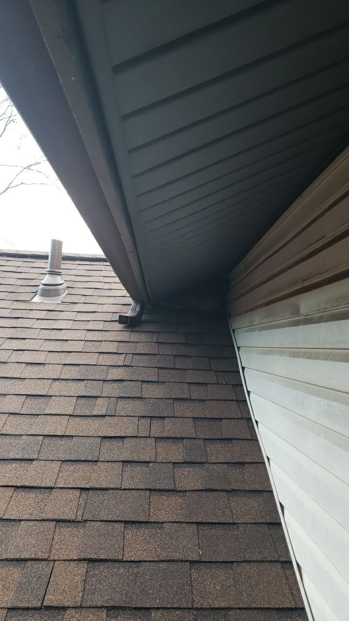 Springfield: CertainTeed Landmark Designer Shingles in Burnt Sienna by RM Banning, Inc.