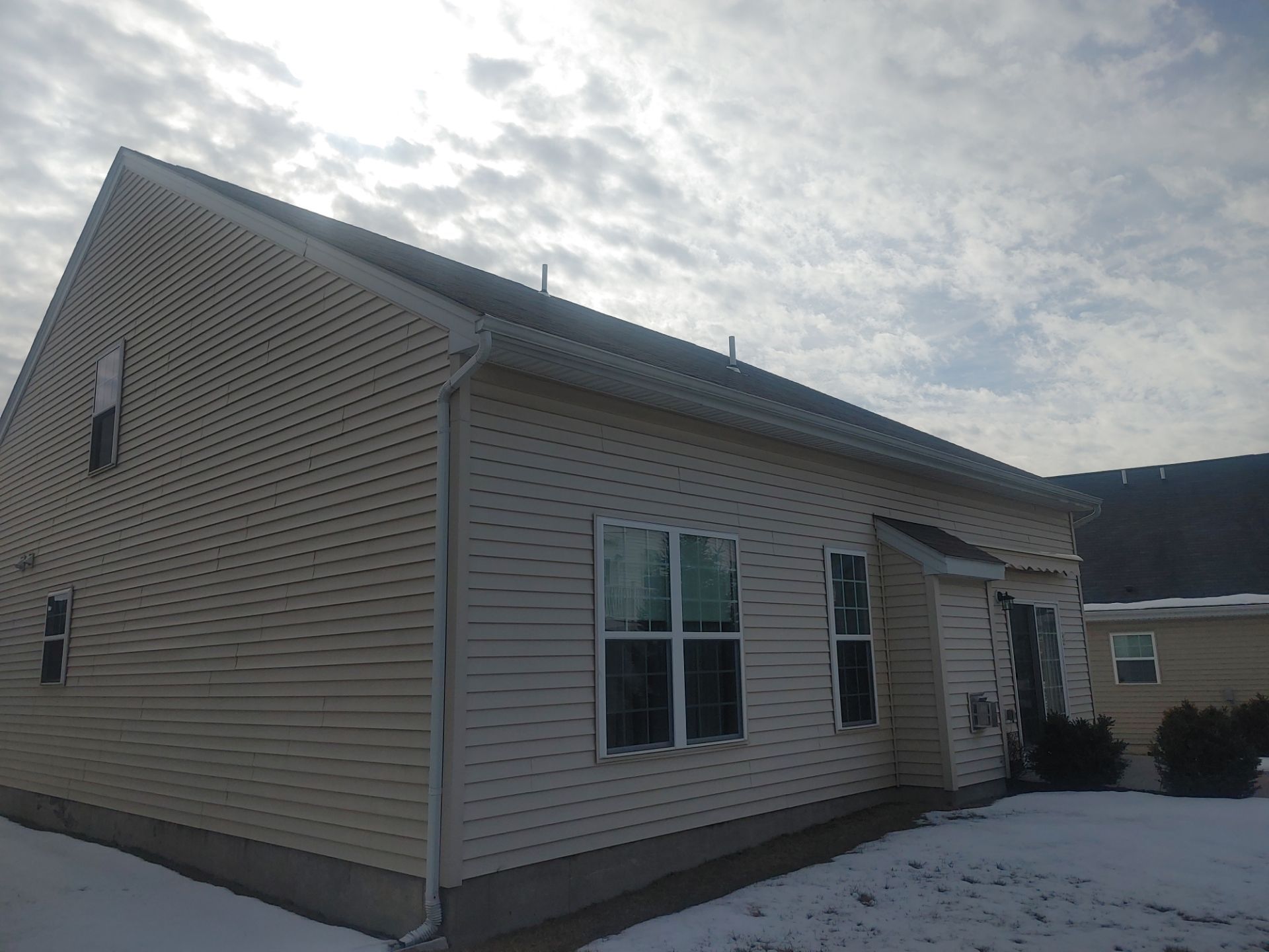 New Roof in Middletown NY by roberts roofing