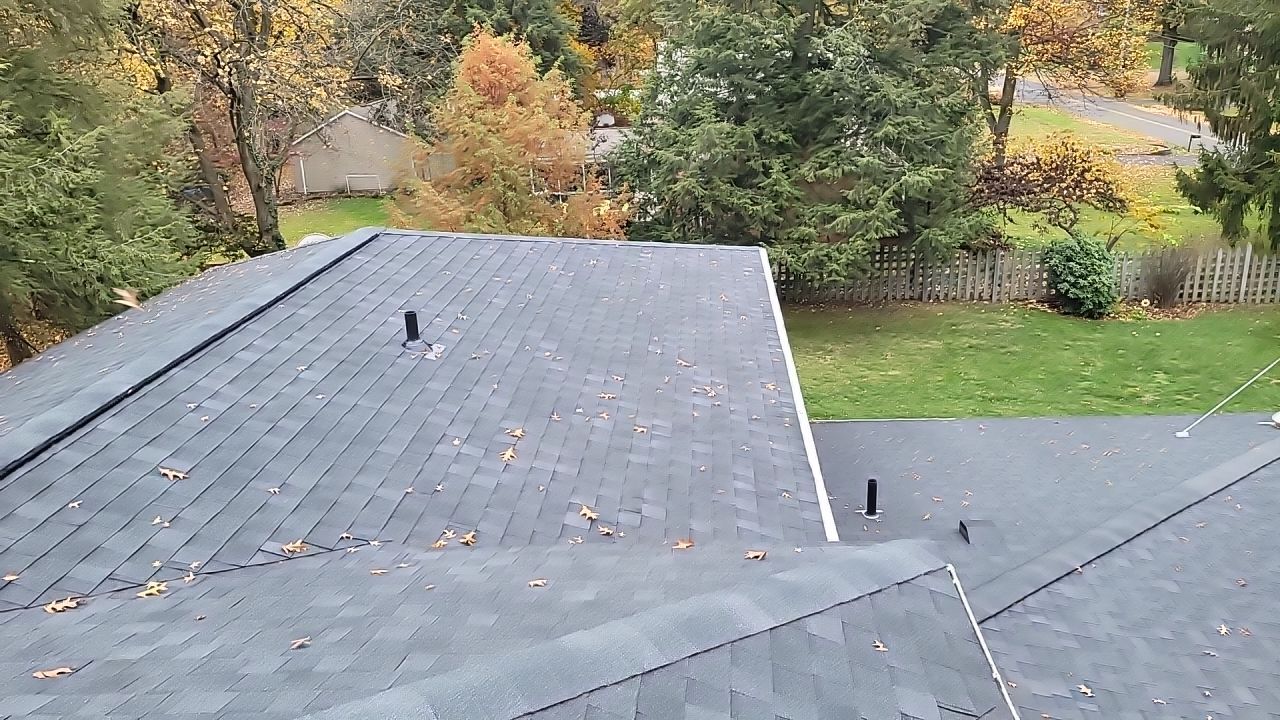 ATLAS PINNACLE COLOR: SCOTCHGARD BLACK SHADOW DRIP EDGE: WHITE by Eagle Eye Roofing