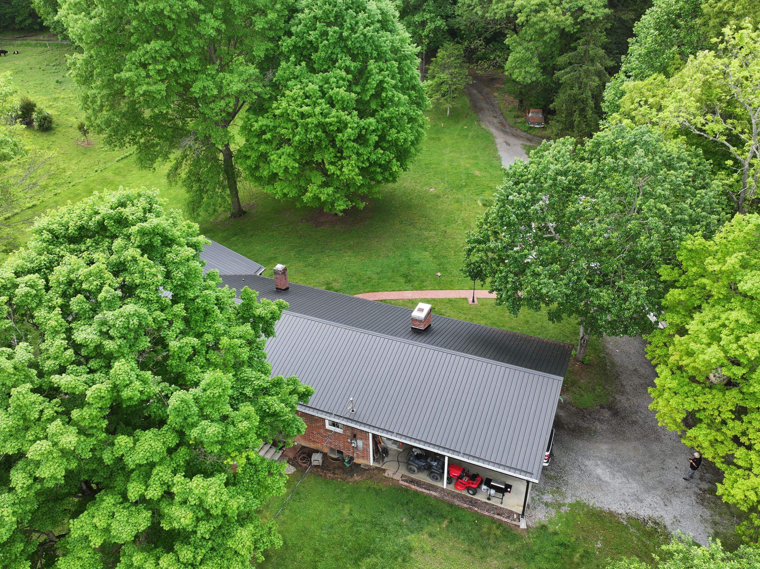 Roles Residence by Omnia Roofing