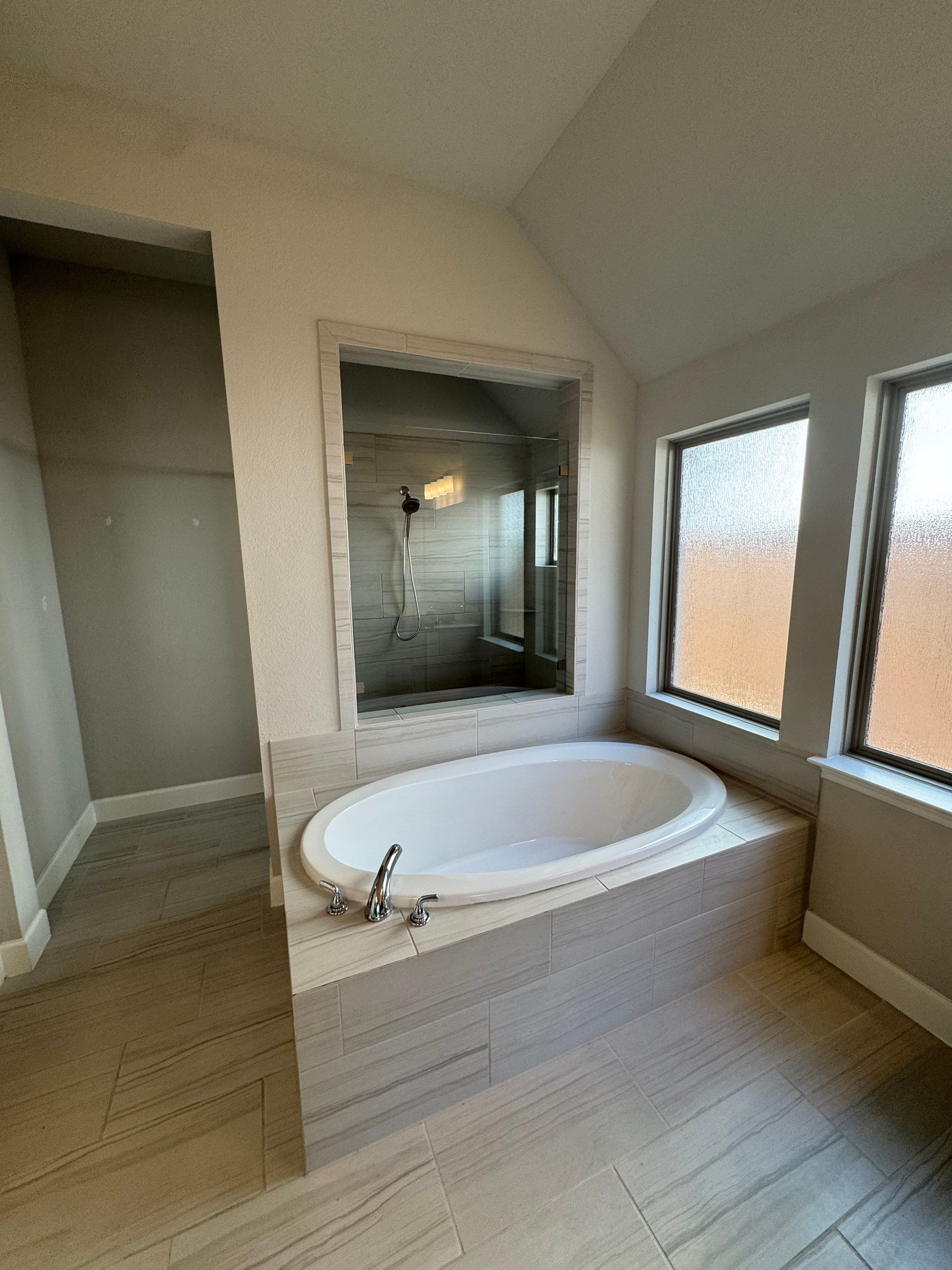 Master Bath (Onyx Collection) by New Bath Technologies