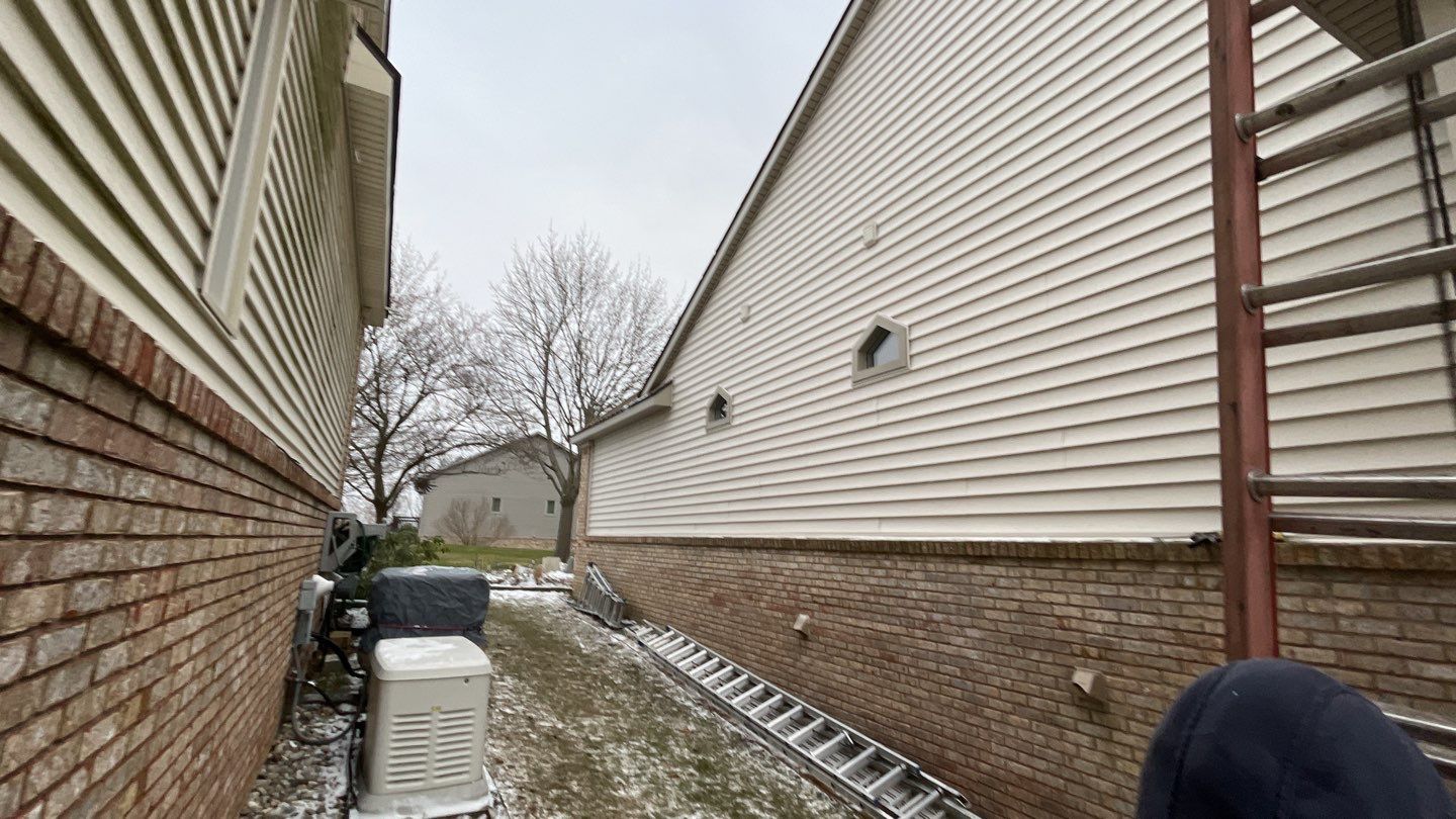 Siding Replacement using CertainTeed Restoration Classic D5 by 180 Contractors