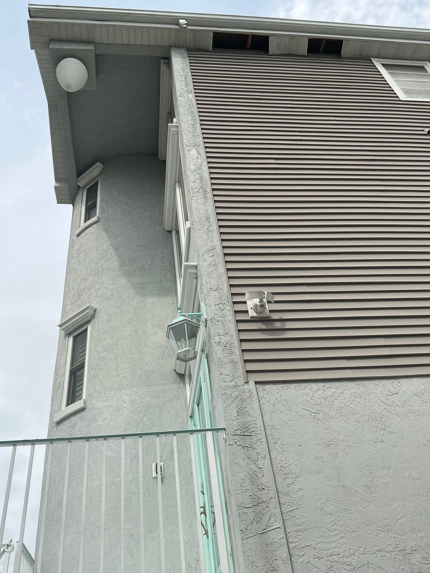 Assessment of the Condition of Gutters and Soffit and Fascia in Siesta Key FL by Gutter Professors