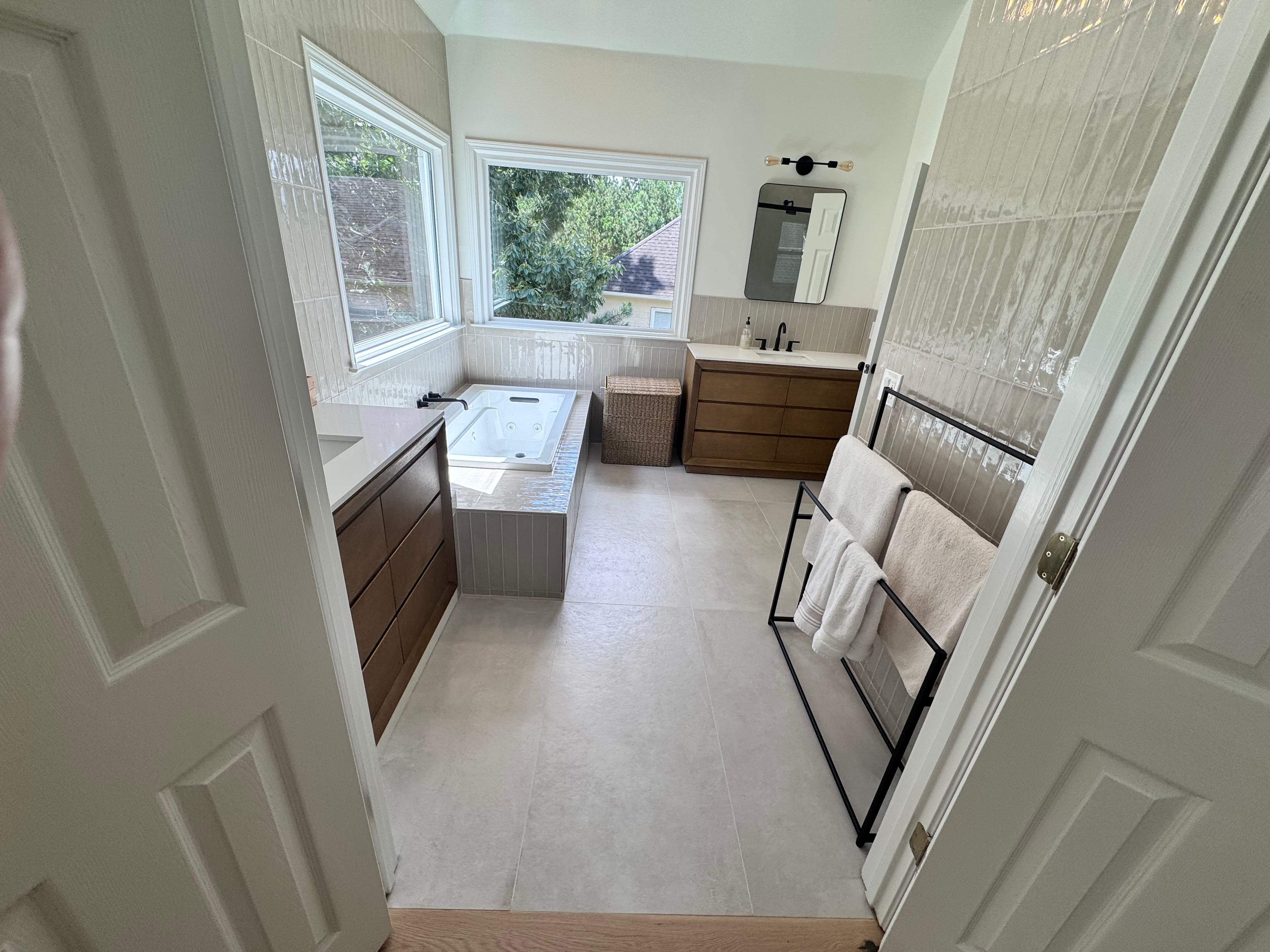 Master bathroom renovation by Prudencio