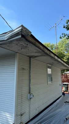 Turtle Shell gutter protection installation in Morris, IL 60450, photograph 11