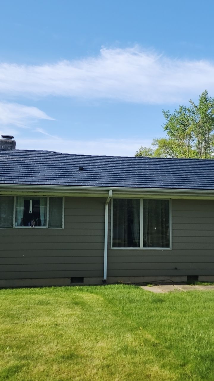 Residential Roofing Installation using Vic West Nothridge Slate by 4Ever Metal Roofing