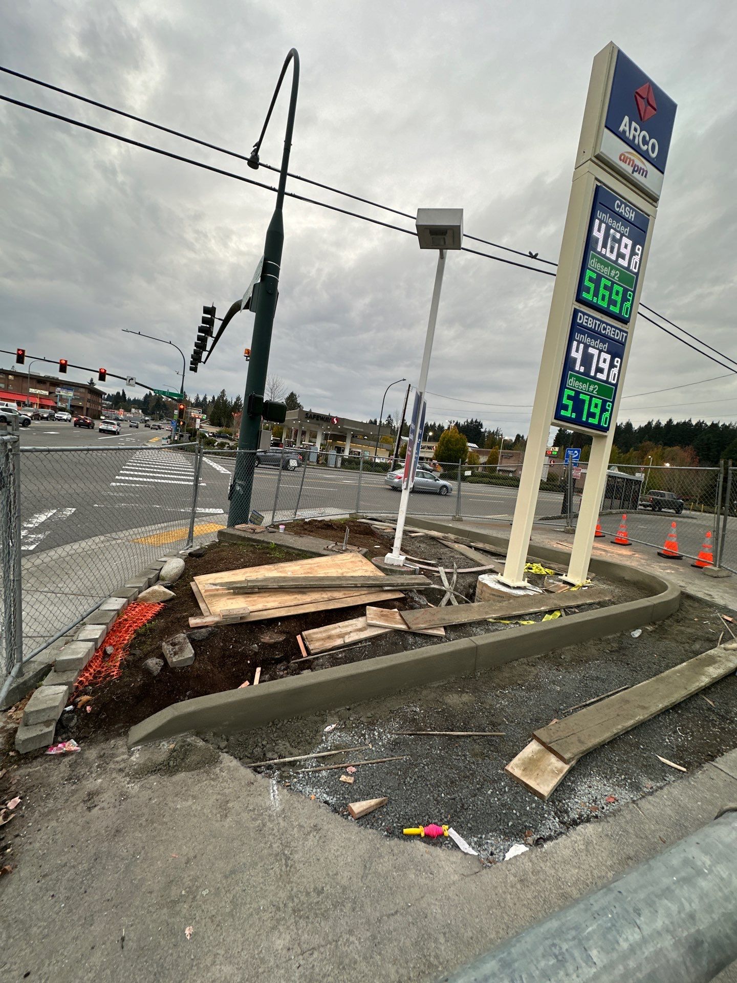 Project CSI, am-pm gas station.  by Jireh Asphalt & Concrete Inc 