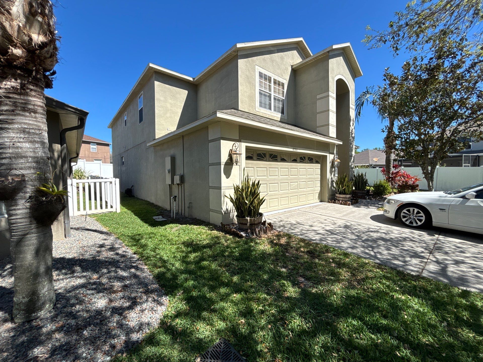 Modern 7-Inch Seamless Gutters for Luxury Homes in Tampa FL by Gutter Professors