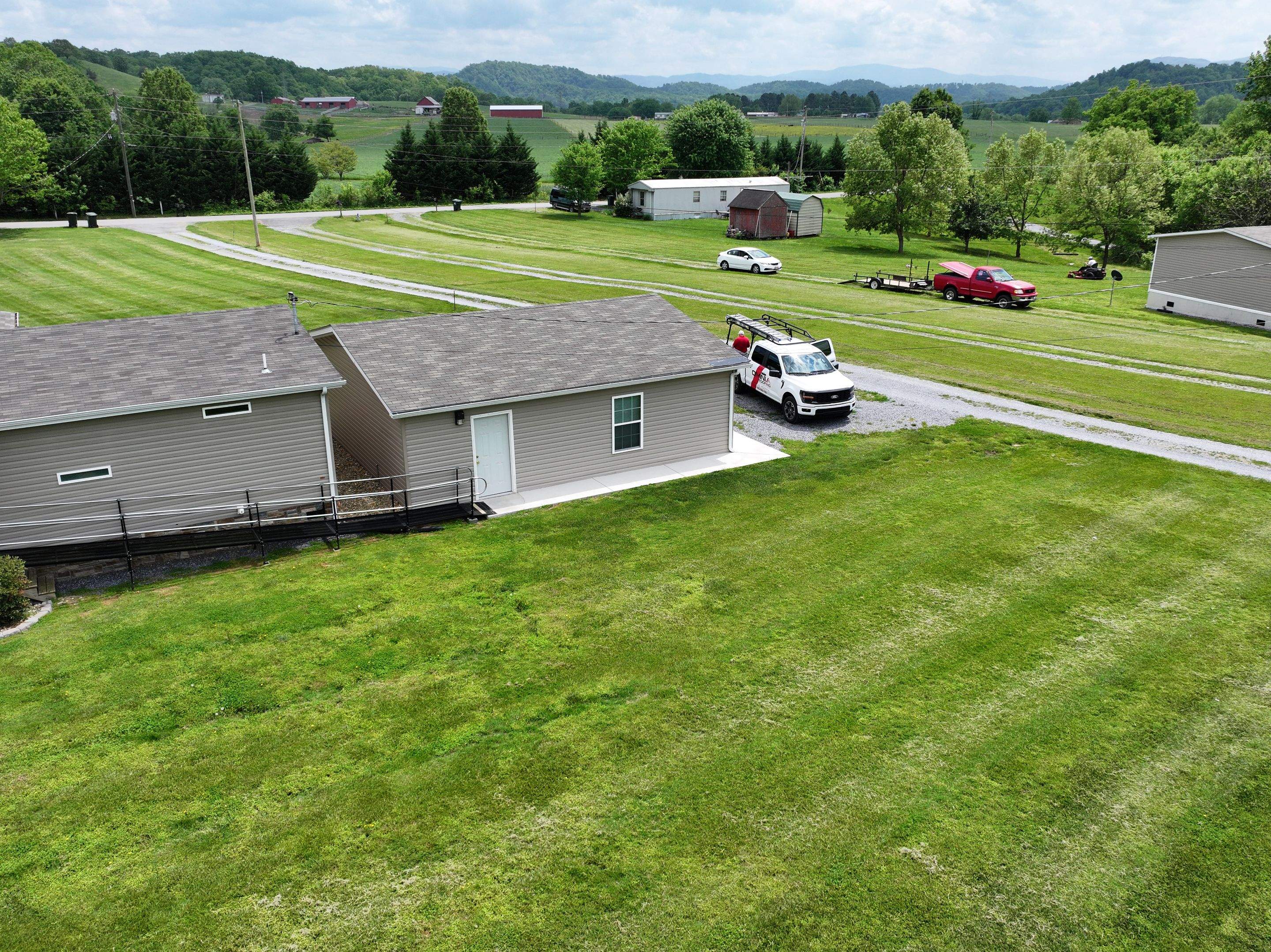 Miller Residence by Omnia Roofing