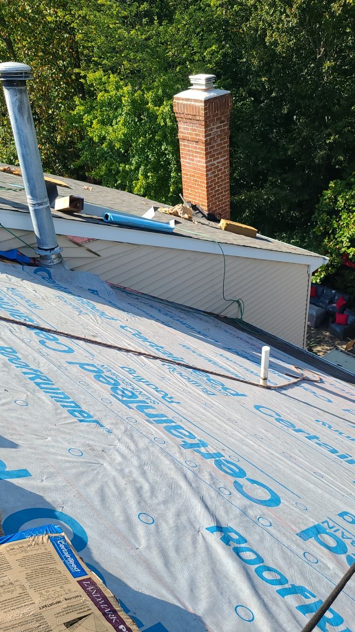 Dumfries: CertainTeed Landmark Pro Designer Shingles in Max Def Weathered Wood by RM Banning, Inc.