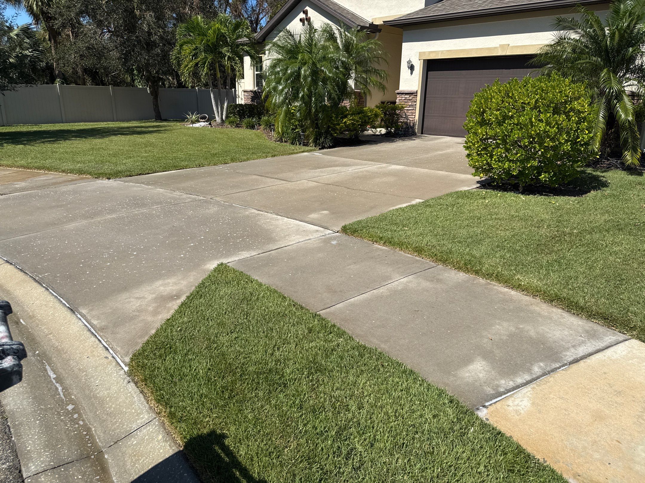 Concrete Driveway, Sidewalk, and Entryway Cleaning in Raven Crest, Bradenton, FL by Sunshine AquaWash