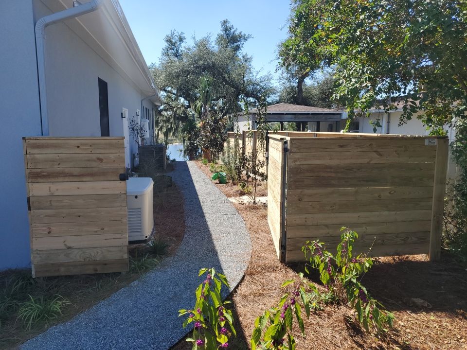 Custom Horizontal Fence  by Hip Square Fence Inc.