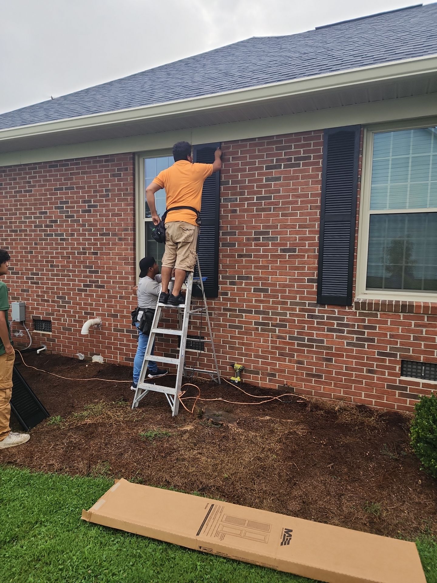 Residential Roofing Installation using Owens Corning® Oakridge Onyx Black by Indigo State Roofing