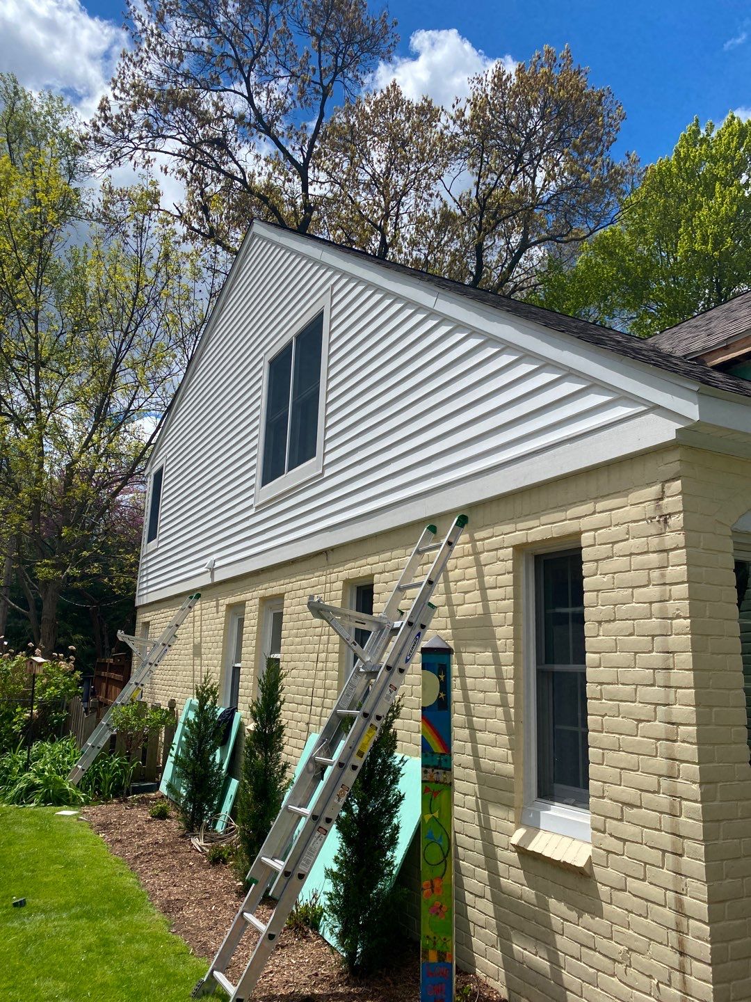 Siding Replacement using CertainTeed Restoration Classic D5 by 180 Contractors