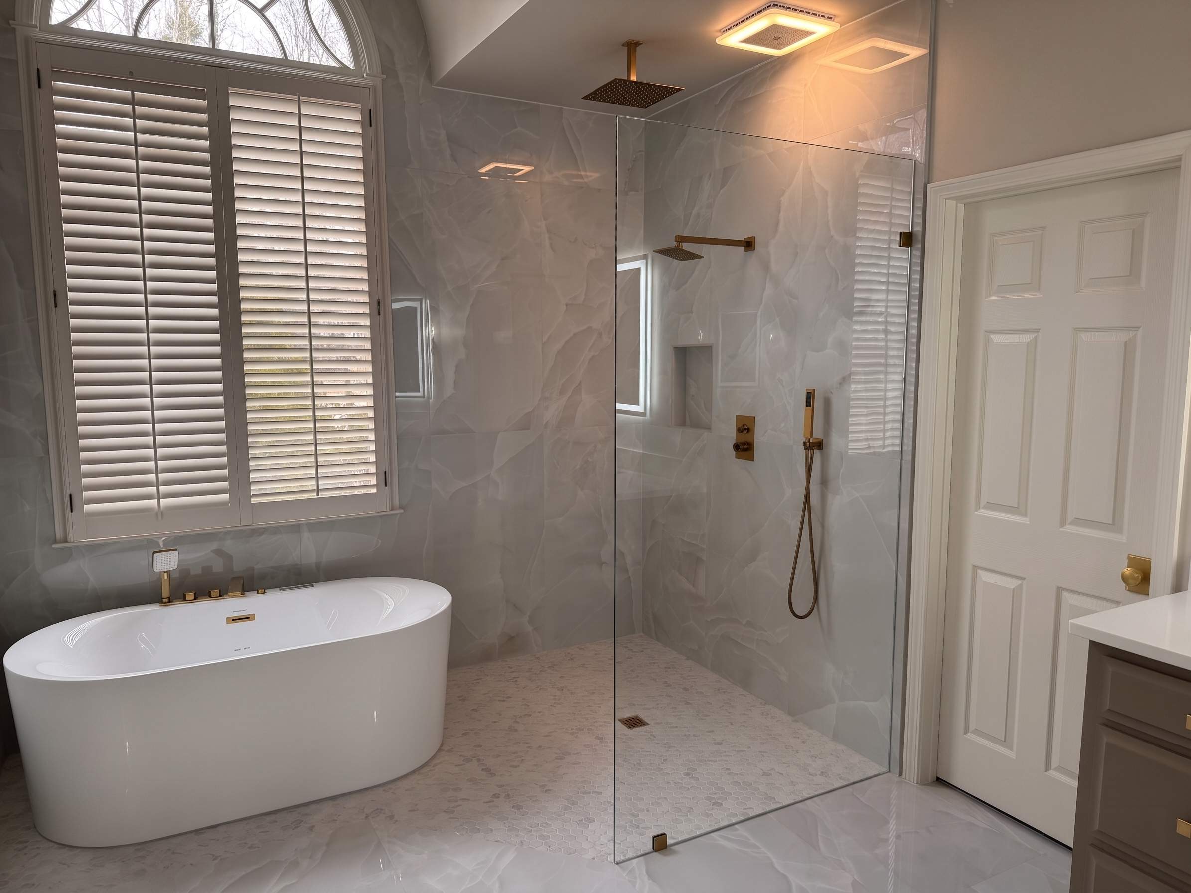 Master bathroom renovation by Prudencio