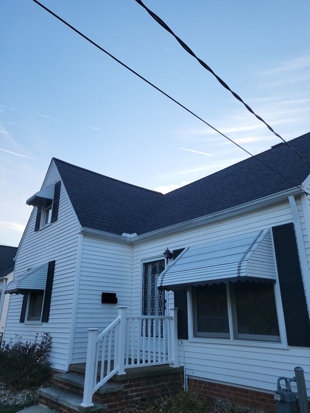ATLAS PINNACLE COLOR: BLACK SHADOW DRIP EDGE: WHITE by Eagle Eye Roofing